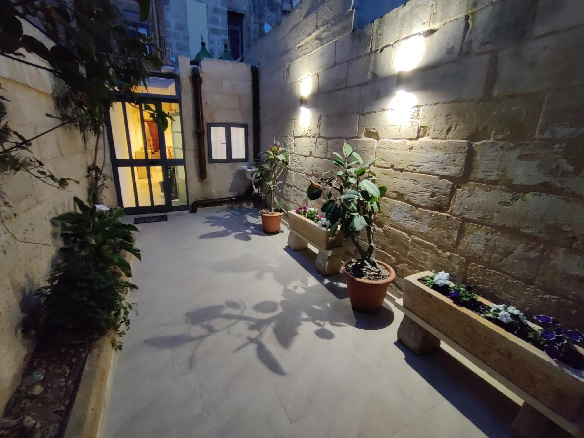 Peaceful Traditional Maltese Townhouse Luqa Dış mekan fotoğraf